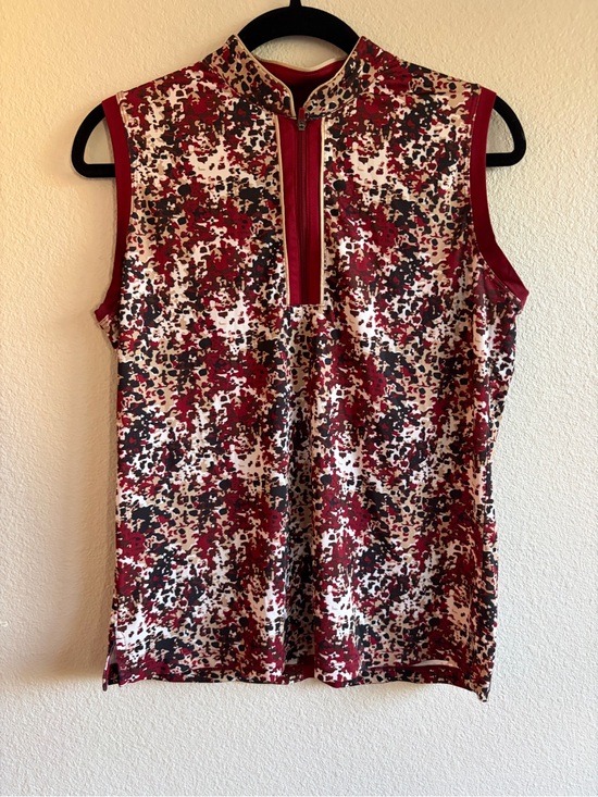 Lady pinseeker Tops - Sleeveless Red Floral-Print Zip Polo Tank